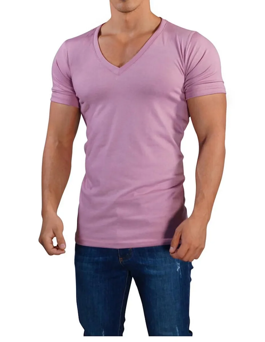 Playera John Leopard cuello V para hombre