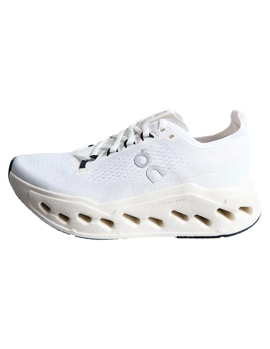 Tenis Cloudsurfer para correr On de mujer