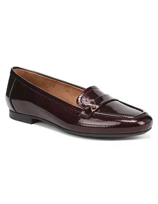 Mocasín Naturalizer de charol para mujer