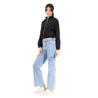Chamarra Crop Rompevientos Con Bolsas Cargo Al Frente Para Mujer Forever 21