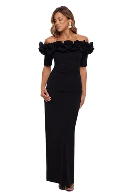 Vestido Xscape Largo con Hombro Descubierto y Volantes Negro Talla 6