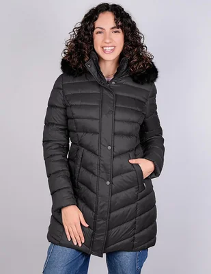 Chamarra capitonada corte slim fit para mujer