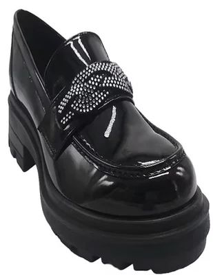 Zapato de charol para mujer