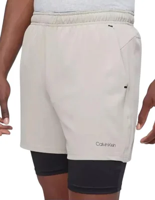 Short con bolsa para entrenamiento hombre