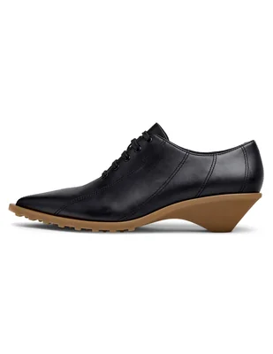Zapato de piel para mujer
