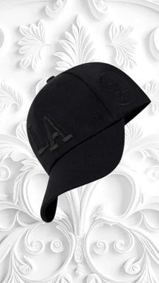 Gorra negra con bordado LA - Los Angeles