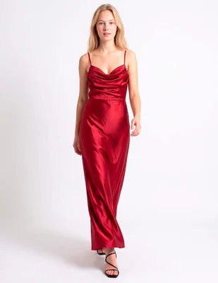 Vestido largo de fiesta escote corazón