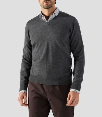 Suéter cuello V Hombre
