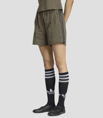Short liso Mujer