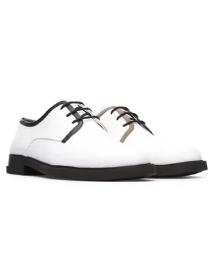 Zapato de piel para mujer