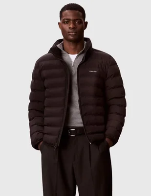 Chamarra acolchada con capucha para hombre