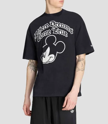 Playera cuello redondo manga corta estampada Disney Mickey Mouse Dreams Hombre