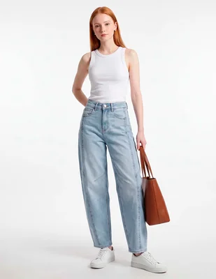Jeans relaxed barrel para mujer