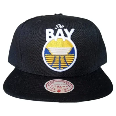 GORRA MITCHELL & NESS SNAPBACK THE BAY WARRIORS NEGRO JS19078