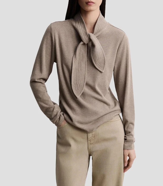 Playera cuello alto con lazada mana larga lisa Mujer