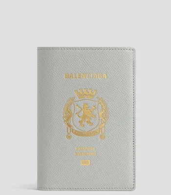 Portapasaporte gris en piel estampado Hombre