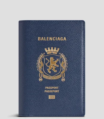 Portapasaporte azul en piel estampado Hombre