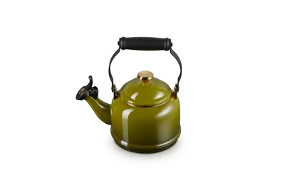 Tetera Le Creuset Esmaltada Sobre Acero Demi, 1,25 L, Oro Oliva - Venta Internacional.