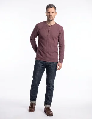 Playera cuello henley para hombre