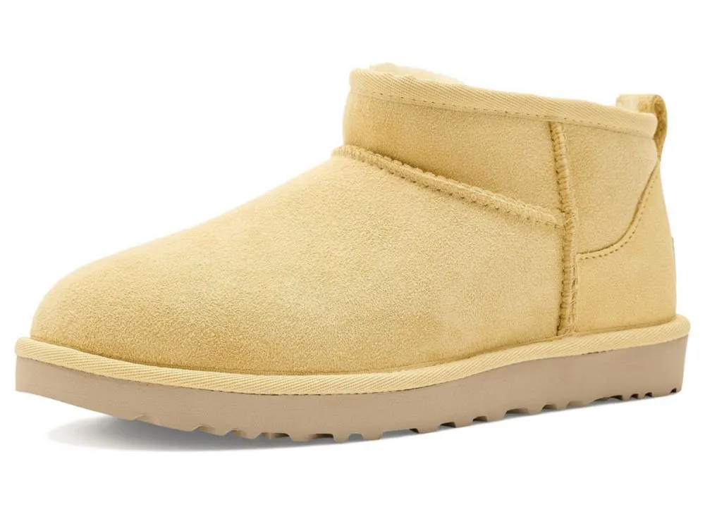 Bota UGG Classic Ultra Mini Mostaza Tenue 05
