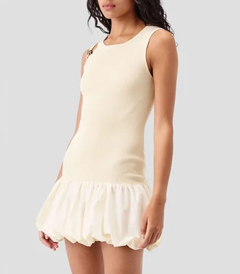 Vestido corto liso con detalle a canalé Mujer
