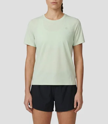 Playera para entrenamiento cuello redondo manga corta y microdiseños Mujer