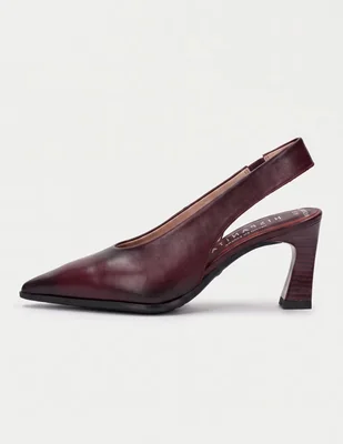 Zapatilla de piel