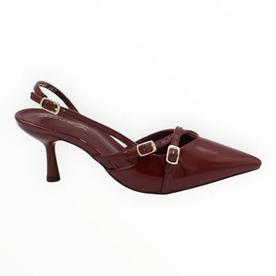 Zapato de Tacón Color Vino Con Doble Correa Y Hebillas Doradas Senties
