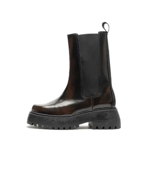 Bota chelsea arriba del tobillo de piel para mujer