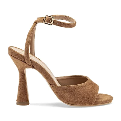 Zapatilla para mujer marca Clasben Café 147491