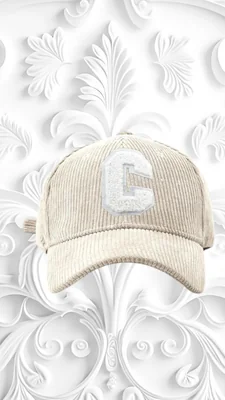 Gorra de béisbol de pana con letra C bordada