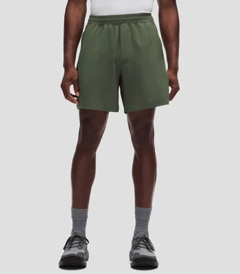 Short para entrenamiento liso Hombre