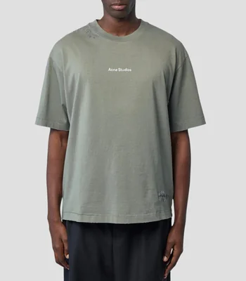 Playera cuello redondo manga corta lisa con nombre de marca Hombre