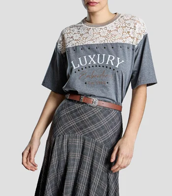 Playera cuello redondo manga corta fantasía Mujer