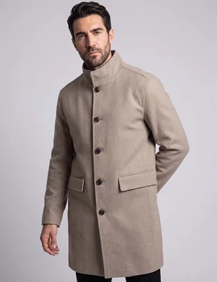 Abrigo con bolsillos para hombre