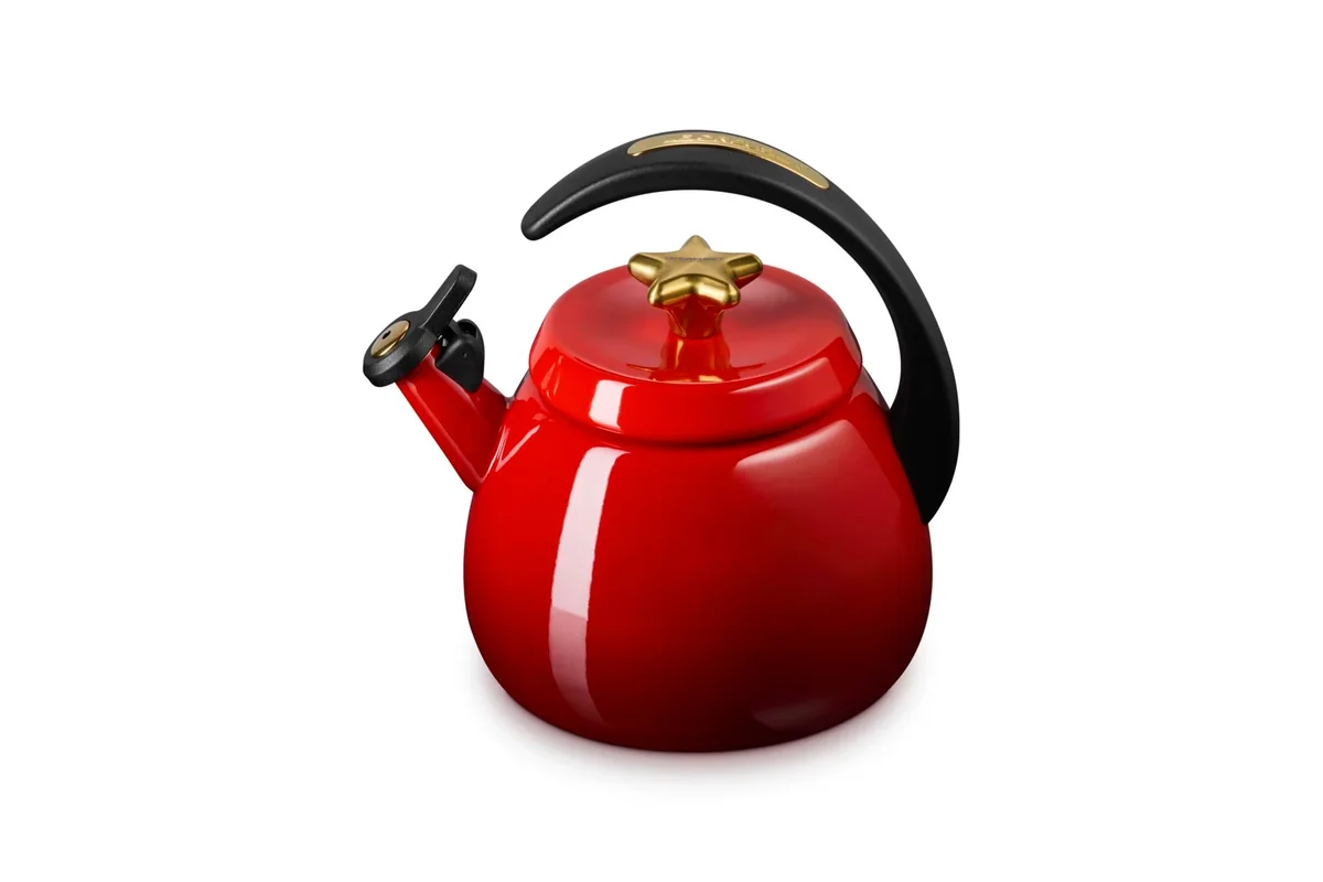 Tetera Le Creuset Cerisegold 2.2 L - Venta Internacional.