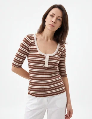 Playera manga corta cuello redondo para mujer
