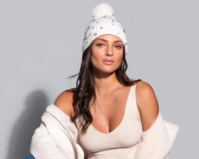 Beanie Bebe para Mujer