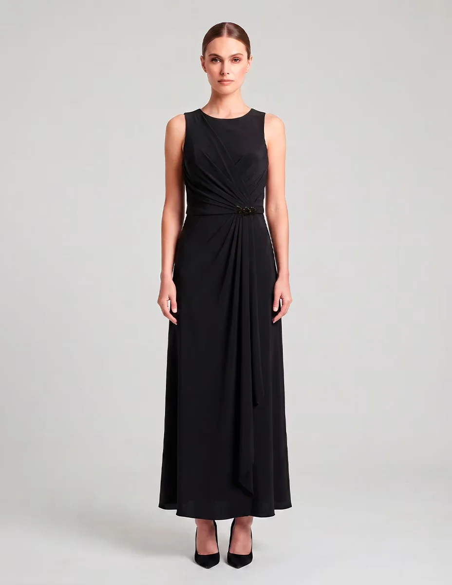 Vestido largo de fiesta escote Regular