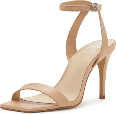 Sandalia Vince Camuto Saprenda 2 Sandstone talla 10 M