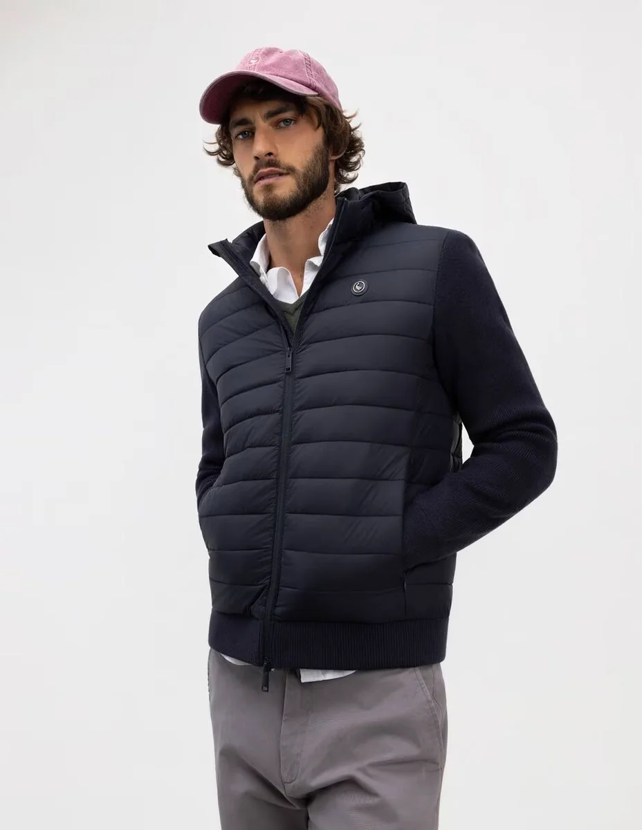 Chamarra acolchada con capucha para hombre