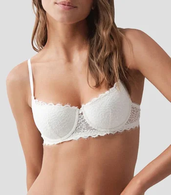 Brasier liso con detalle de encaje