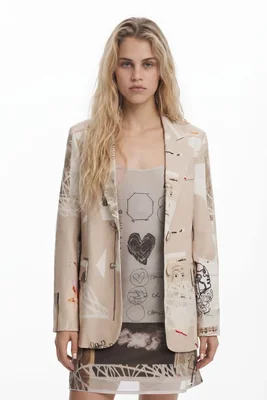 Chaqueta diseñada por Mr. Christian Lacroix