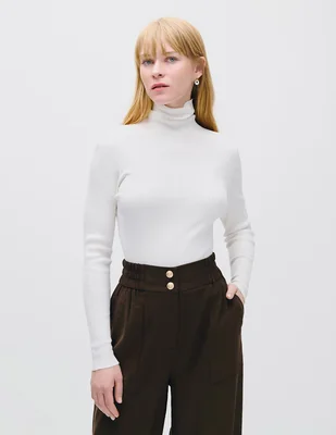 Suéter cuello tortuga para mujer