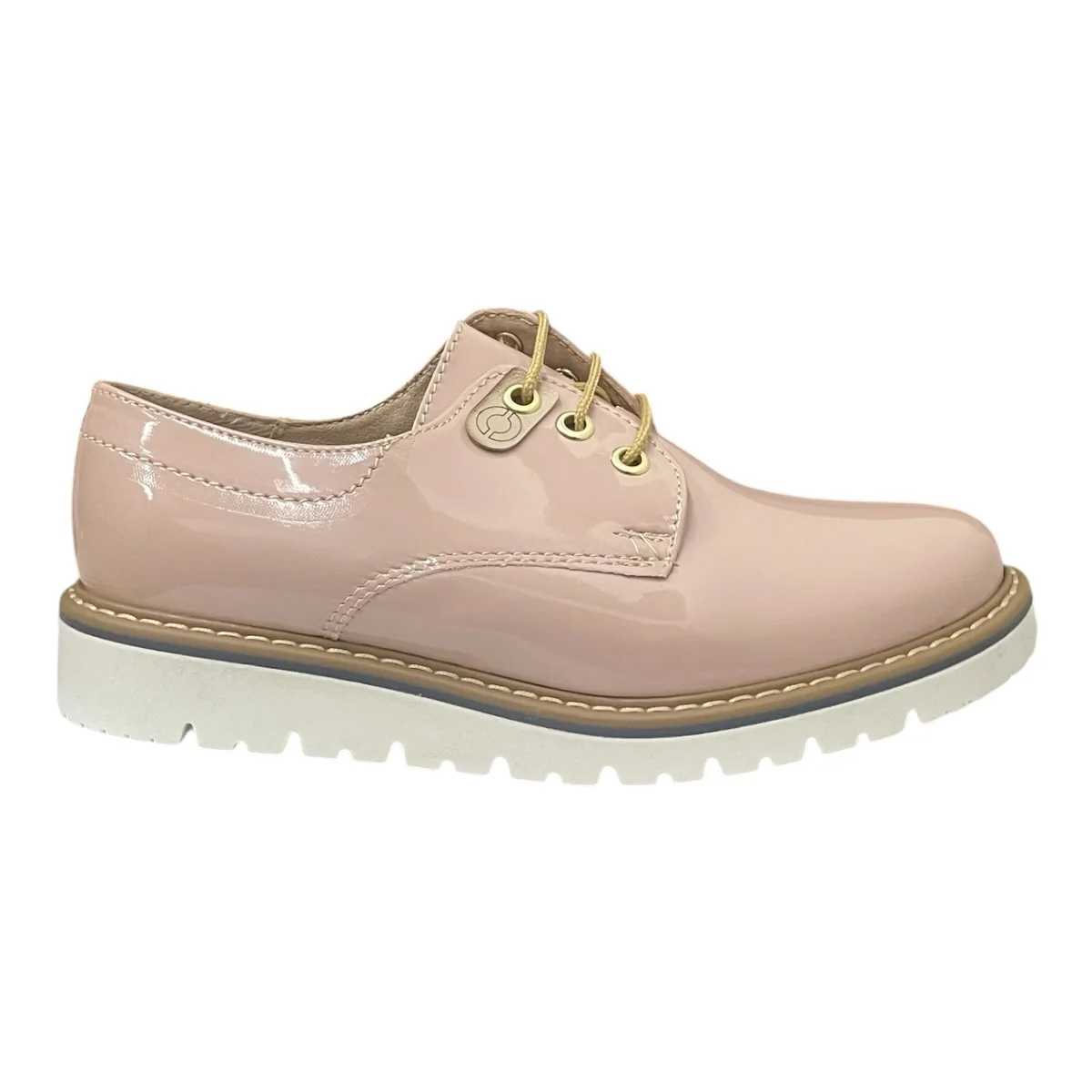Zapato de mujer beige charol casual