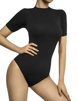 Body de manga corta con cuello alto negro